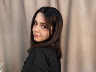 AinsleyHarn